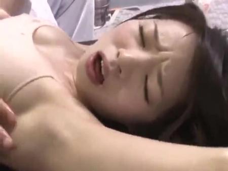 都内でナンパした素人妻が強力媚薬とマッサージで潮吹きまくり