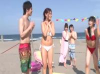 だらしなボディの巨乳妻さん、海で息子とヤッてしまうｗｗｗｗｗｗｗ