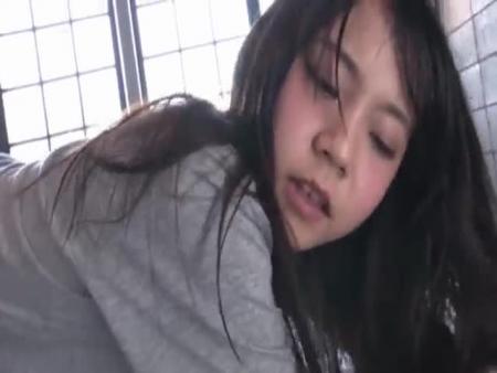 鮫島/小柄でスレンダーな美少女とビショビショなエッチ♡♡