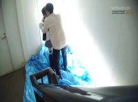 偽の宅配業者に無残にレ●プされるセーラー服女子校生