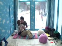 ＜エロ企画＞雪山で彼氏が欲しい女子大生が選んだ好みの男性と2人っきりに…巨乳を弄られ即席濃厚エッチ【巨乳】