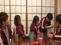 修学旅行中に悪ノリして乱交セックス