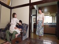 ホームステイで来た北欧美女に誘惑され童貞筆おろし iQoo