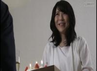 欲情した息子に犯されさんざんイカされて大量に中出しされる美熟女母たち