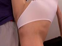 バレリーナ美女が大開脚オマ●コ丸出しで根元まで突っ込まれマジイキ