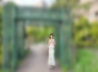 胸から腰つきまで全てがエロい欲求不満な人妻 iQoo