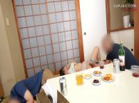 スレンダーな人妻が3Pで理性崩壊！濃厚愛撫に連続絶頂